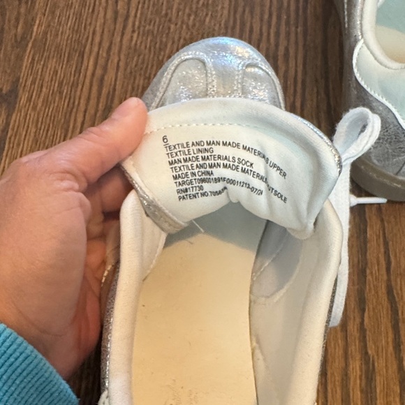 Sparkling Silver Sneakers with Cream Details - Picture 3 of 5